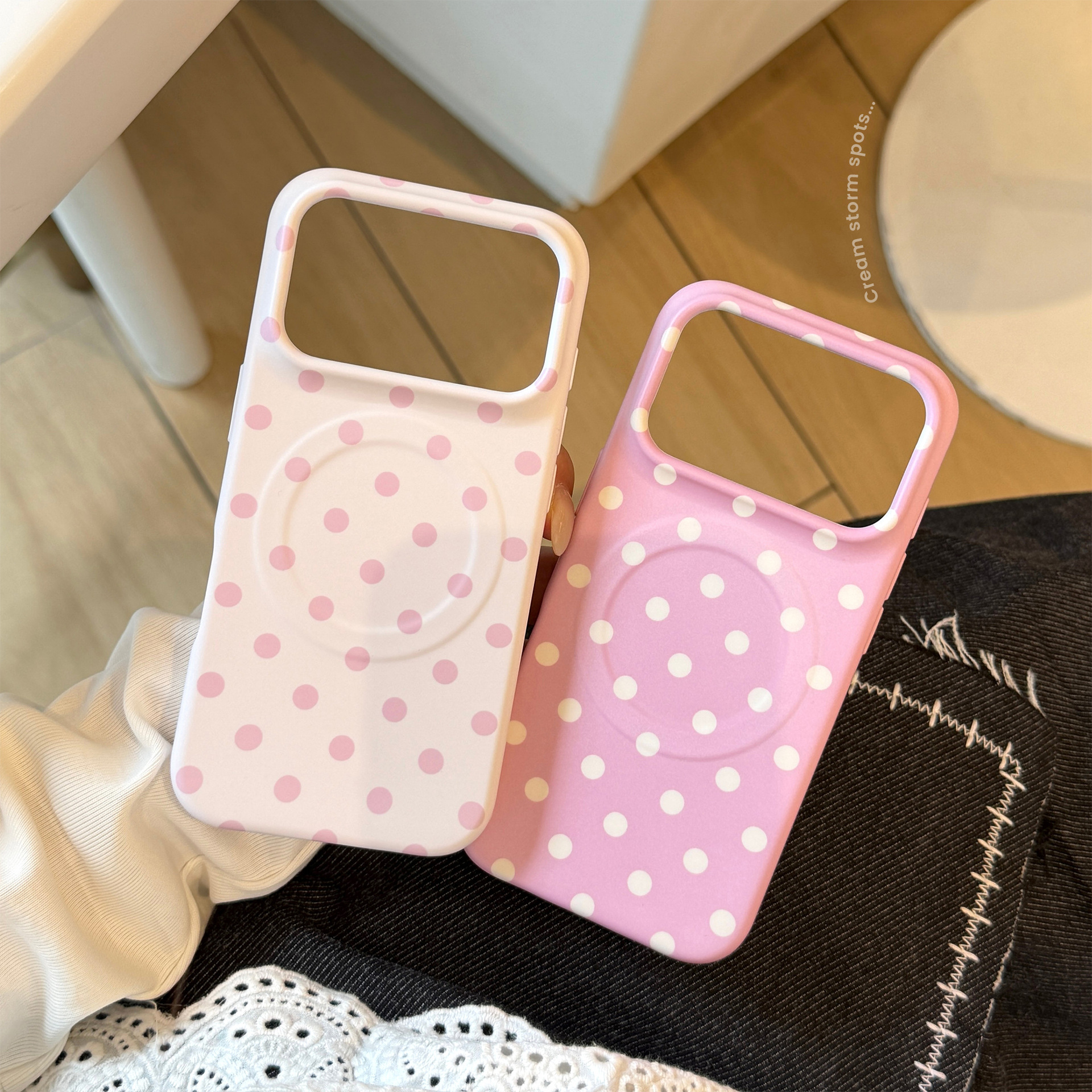 Korean Full Screen Polka Dots  – обзор и цена Phone Cases With Charms